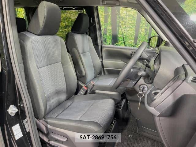 Toyota NOAH 2023-04 214220-9