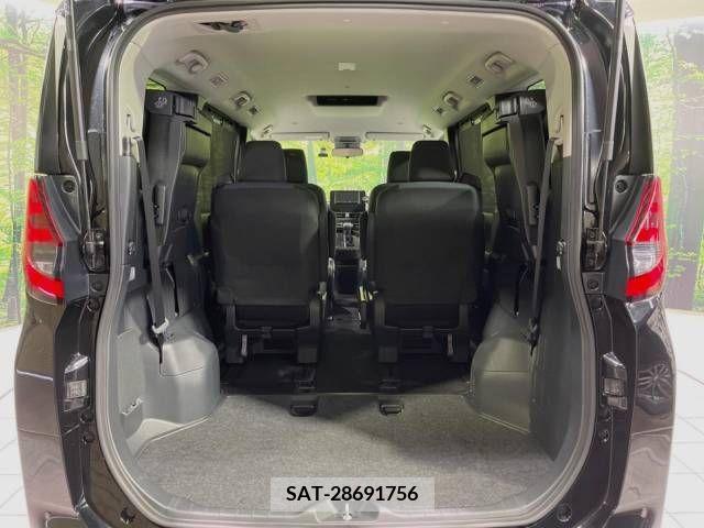 Toyota NOAH 2023-04 214220-12