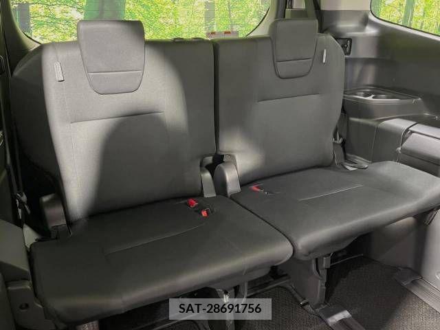 Toyota NOAH 2023-04 214220-11