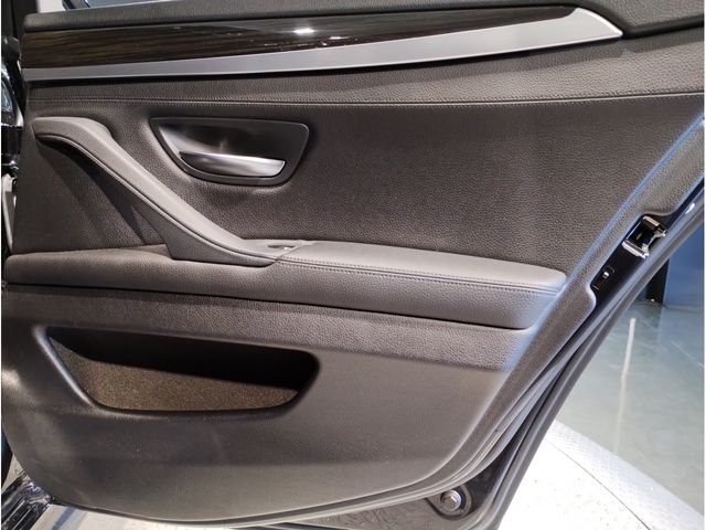 Bmw 5 SERIES 2017-01 196567-29
