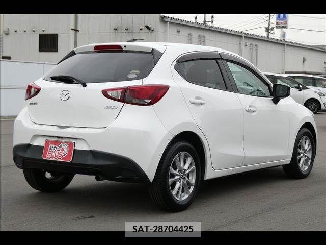 Mazda DEMIO 2015-04 301877-16