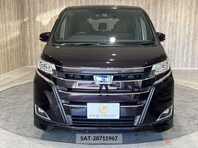 Toyota NOAH HYBRID 2018-02 280701-1