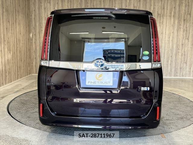 Toyota NOAH HYBRID 2018-02 280701-5