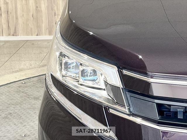 Toyota NOAH HYBRID 2018-02 280701-9