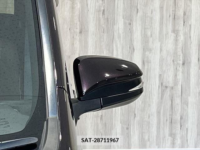 Toyota NOAH HYBRID 2018-02 280701-12
