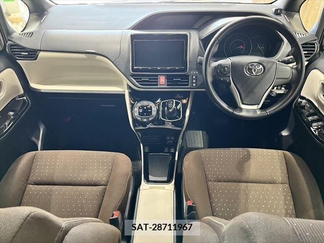 Toyota NOAH HYBRID 2018-02 280701-18