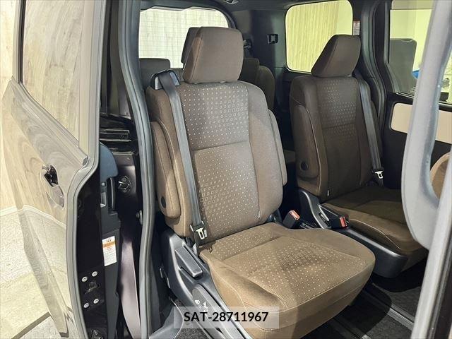 Toyota NOAH HYBRID 2018-02 280701-20