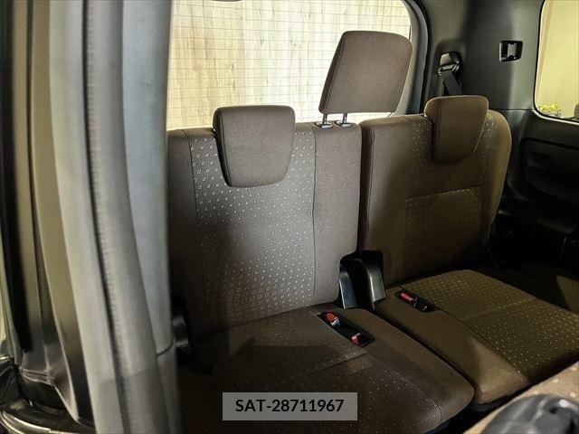 Toyota NOAH HYBRID 2018-02 280701-21