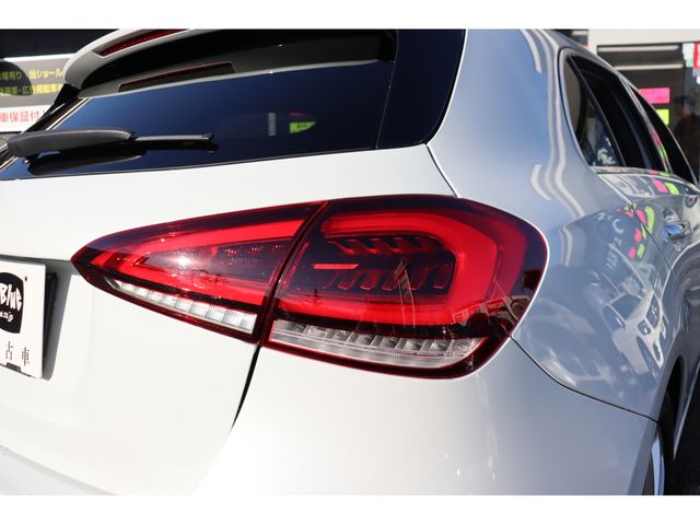 Mercedes Benz A-CLASS 2018-01 187230-21