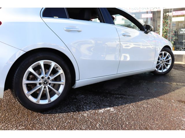 Mercedes Benz A-CLASS 2018-01 187230-23