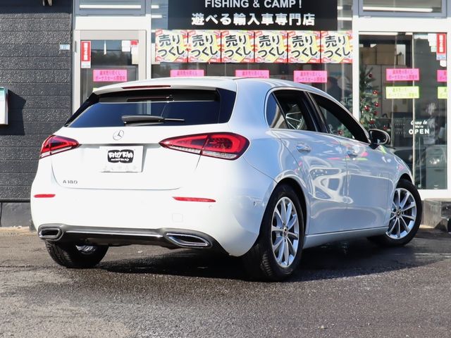 Mercedes Benz A-CLASS 2018-01 187230-25