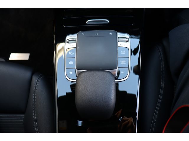 Mercedes Benz A-CLASS 2018-01 187230-13