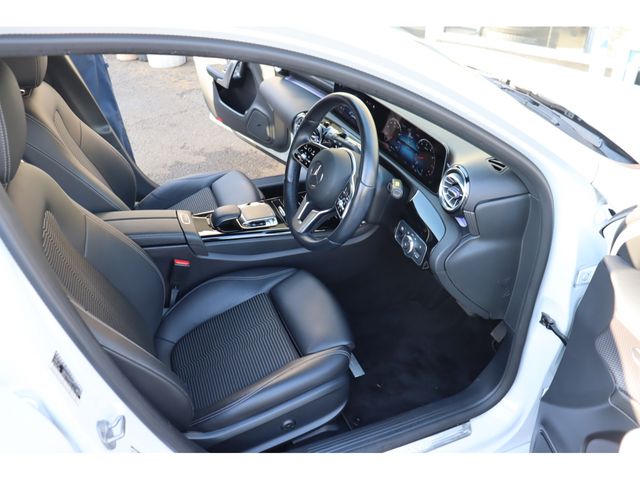 Mercedes Benz A-CLASS 2018-01 187230-2