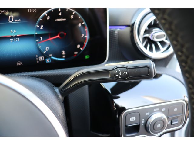 Mercedes Benz A-CLASS 2018-01 187230-6