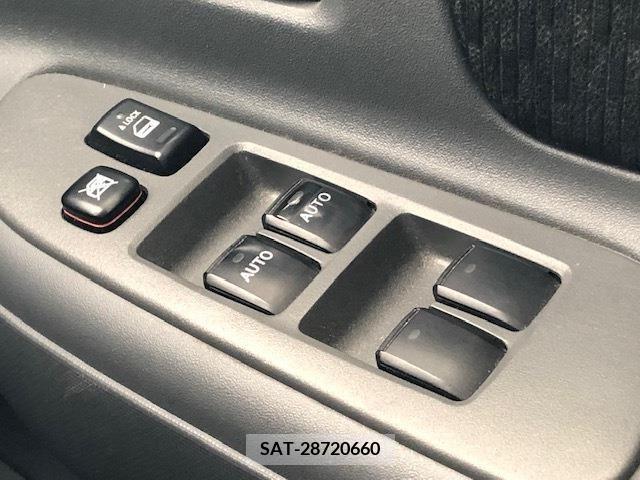 Toyota SIENTA 2013-06 340656-16