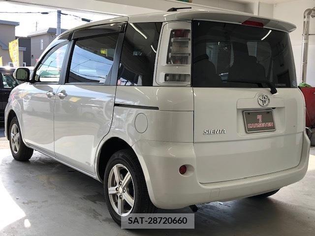 Toyota SIENTA 2013-06 340656-3