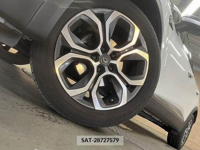 Renault CAPTUR 2021-05 382212-10