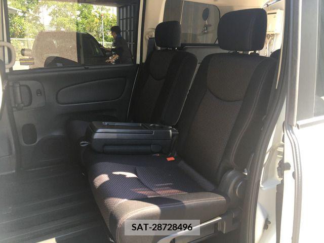 Nissan SERENA 2011-09 393868-5
