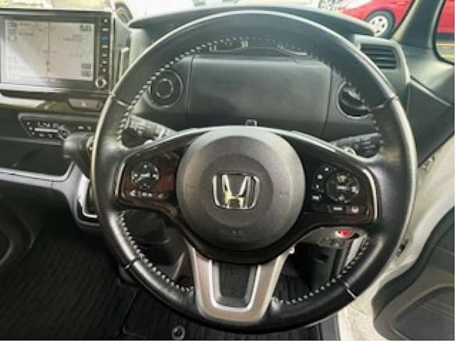Honda N BOX CUSTOM 2018-04 182442-4