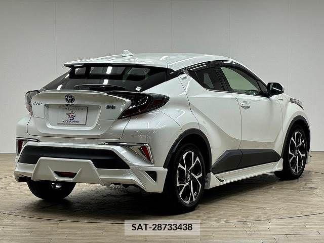 Toyota C-HR 2018-10 357852-15