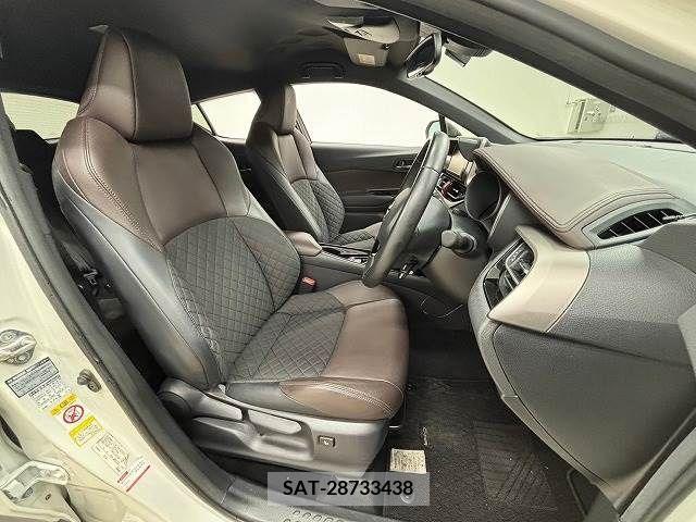 Toyota C-HR 2018-10 357852-4