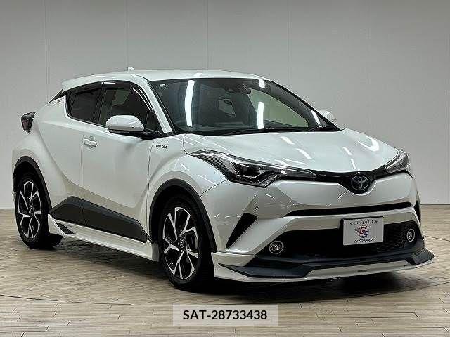 Toyota C-HR 2018-10 357852-13