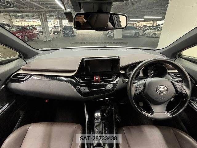 Toyota C-HR 2018-10 357852-1