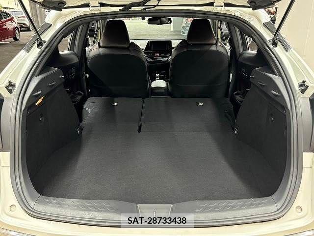 Toyota C-HR 2018-10 357852-12