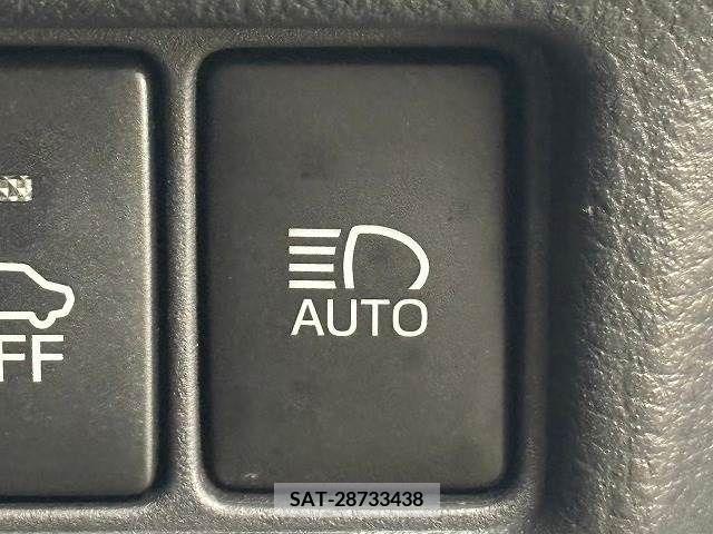 Toyota C-HR 2018-10 357852-8