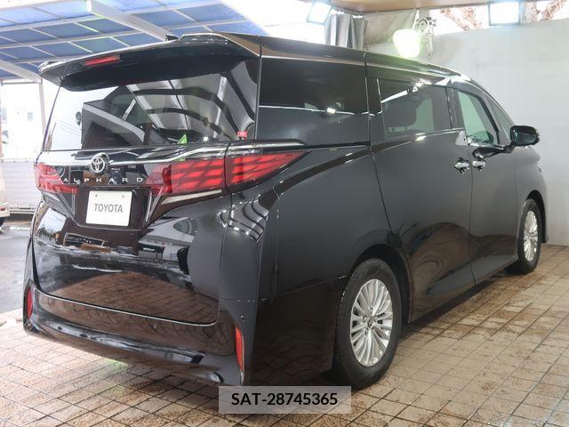 Toyota ALPHARD 2023-08 216315-12