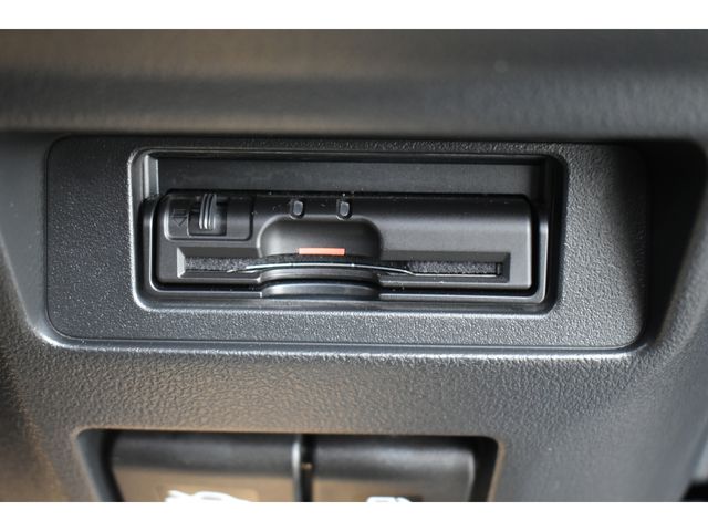 Nissan JUKE 2018-07 10171-6
