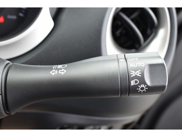 Nissan JUKE 2018-07 10171-11