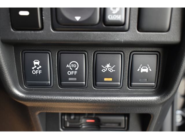 Nissan JUKE 2018-07 10171-7