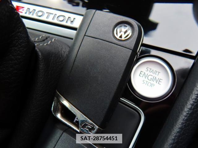 VolksWagen GOLF R 2017-08 337062-18