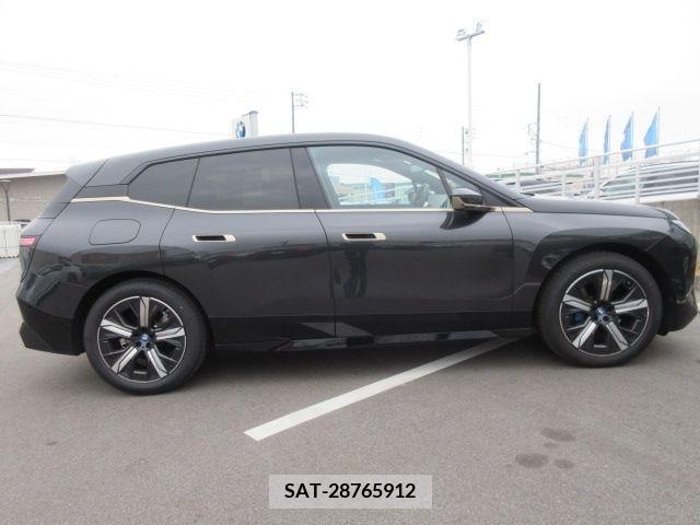 Bmw IX 2023-06 207130-7