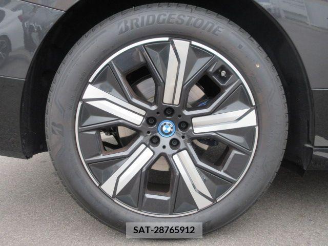 Bmw IX 2023-06 207130-9