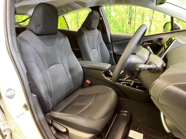 Toyota PRIUS 2018-10 27827-8