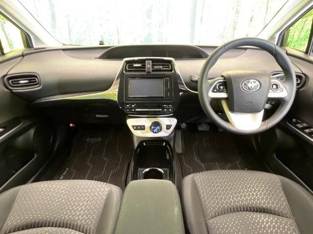 Toyota PRIUS 2018-10 27827-1