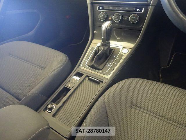 VolksWagen GOLF 2019-06 320303-14