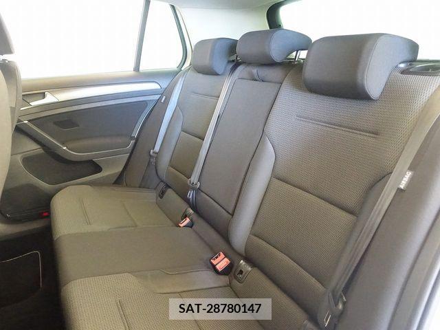 VolksWagen GOLF 2019-06 320303-18