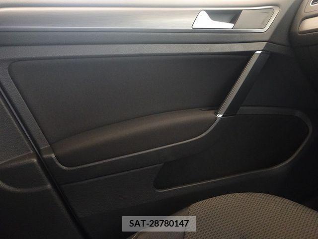 VolksWagen GOLF 2019-06 320303-12