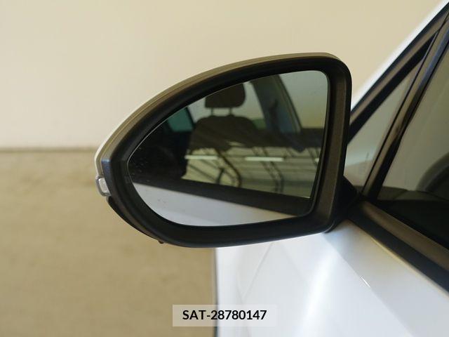 VolksWagen GOLF 2019-06 320303-4