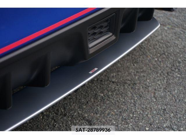 Subaru WRX STI 2018-10 244877-11