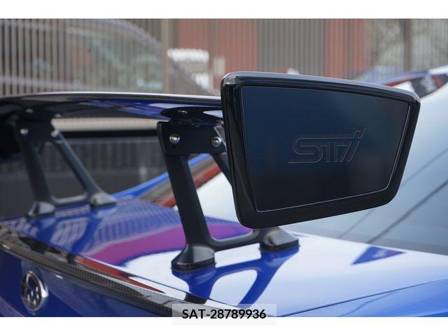 Subaru WRX STI 2018-10 244877-10