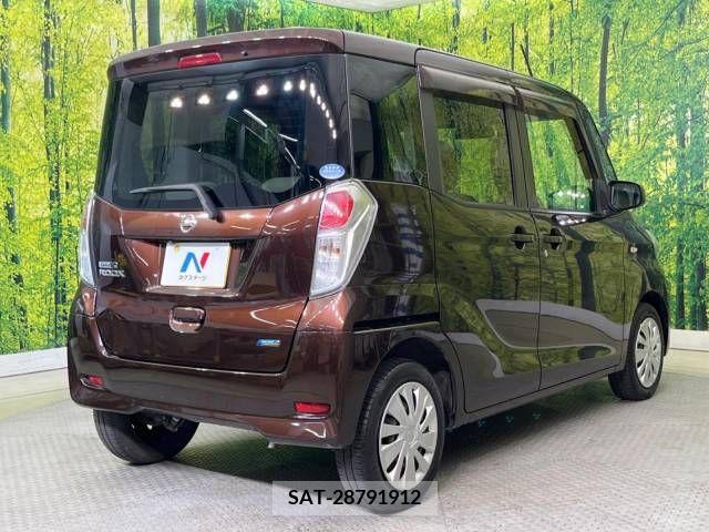 Nissan ROOX 2016-03 323800-17