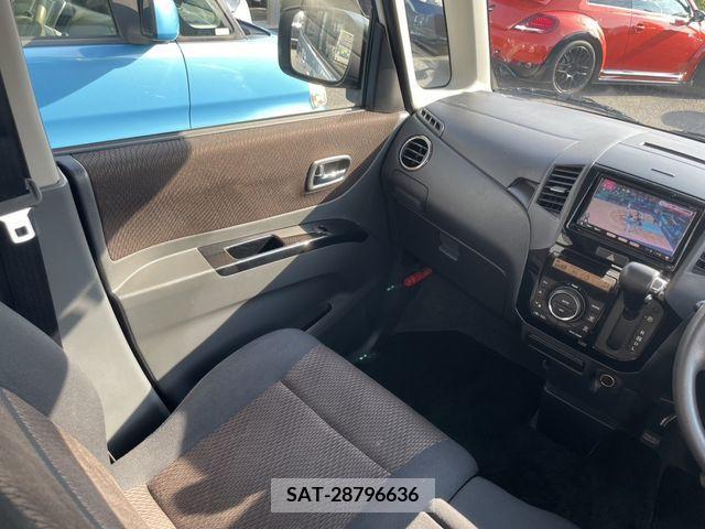 Nissan ROOX 2011-08 354708-8