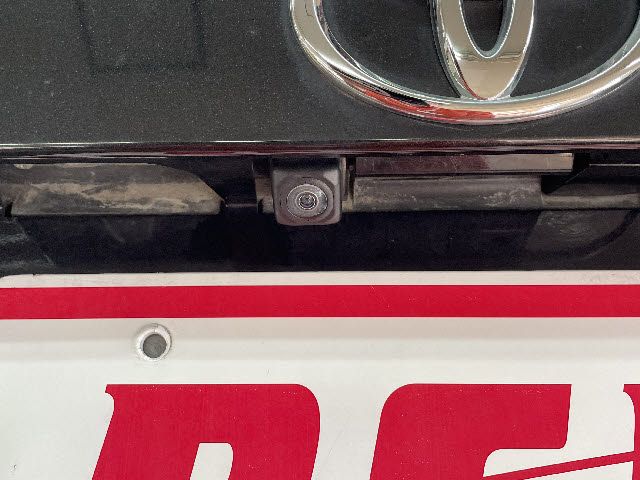 Toyota Pixis Mega 2019-04 180792-24