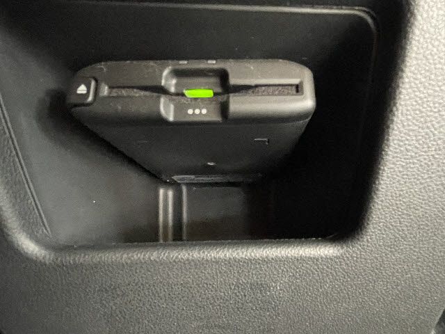 Toyota Pixis Mega 2019-04 180792-23
