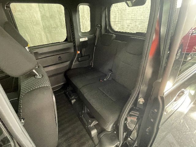 Toyota Pixis Mega 2019-04 180792-18