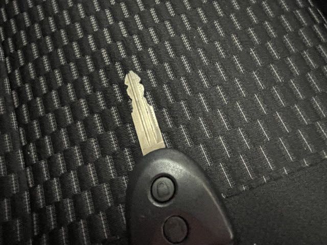 Toyota Pixis Mega 2019-04 180792-15